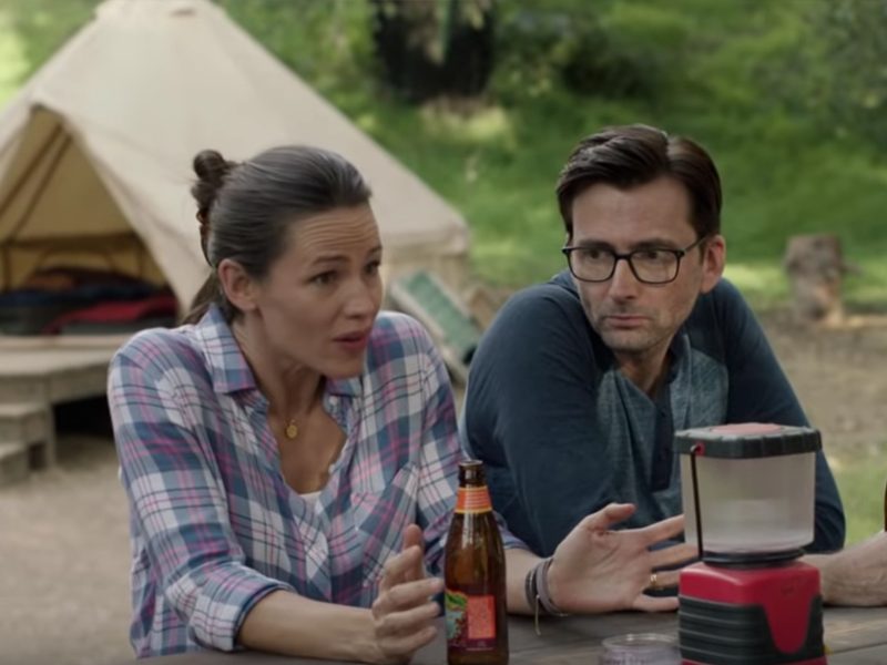 CAMPING | Jennifer Garner e David Tennant estrelam nova comédia na HBO!