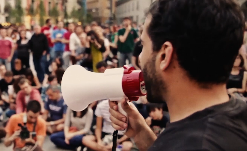 FESTIVAL DO RIO | O Paradoxo da Democracia estreia!